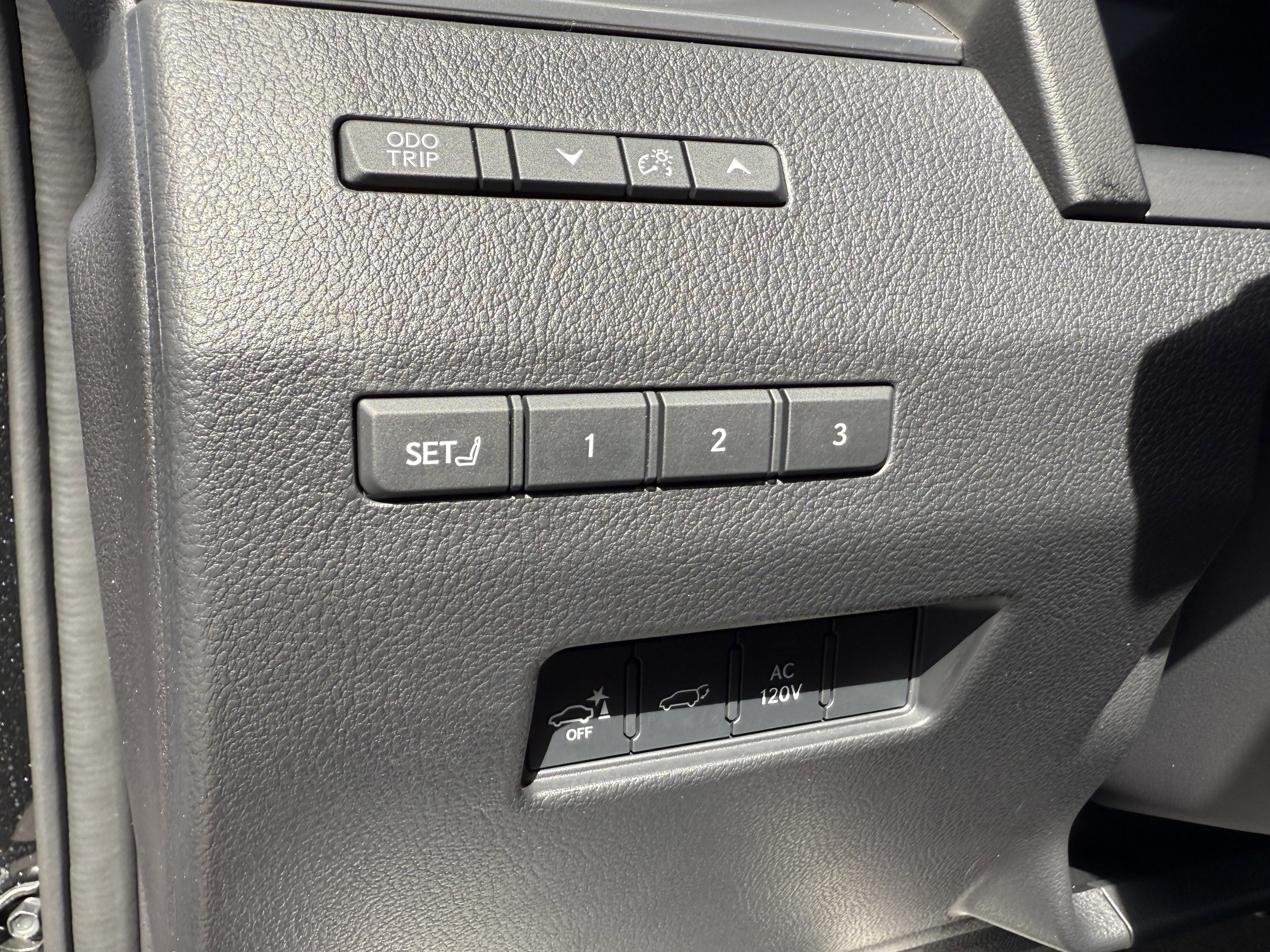 Used 2024 Lexus GX 550 w/ Accessory Package (2T) image 23