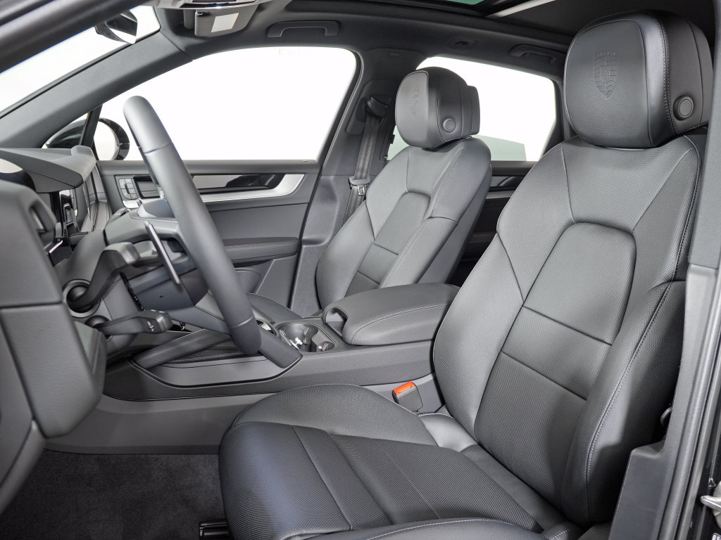 New 2026 Porsche Cayenne AWD/4WD image 5