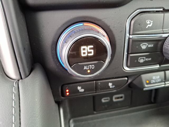 Used 2024 Chevrolet Tahoe Z71 w/ Luxury Package image 21