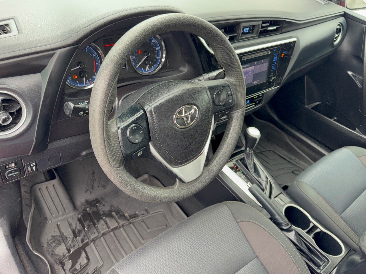 Used 2019 Toyota Corolla LE FWD image 4