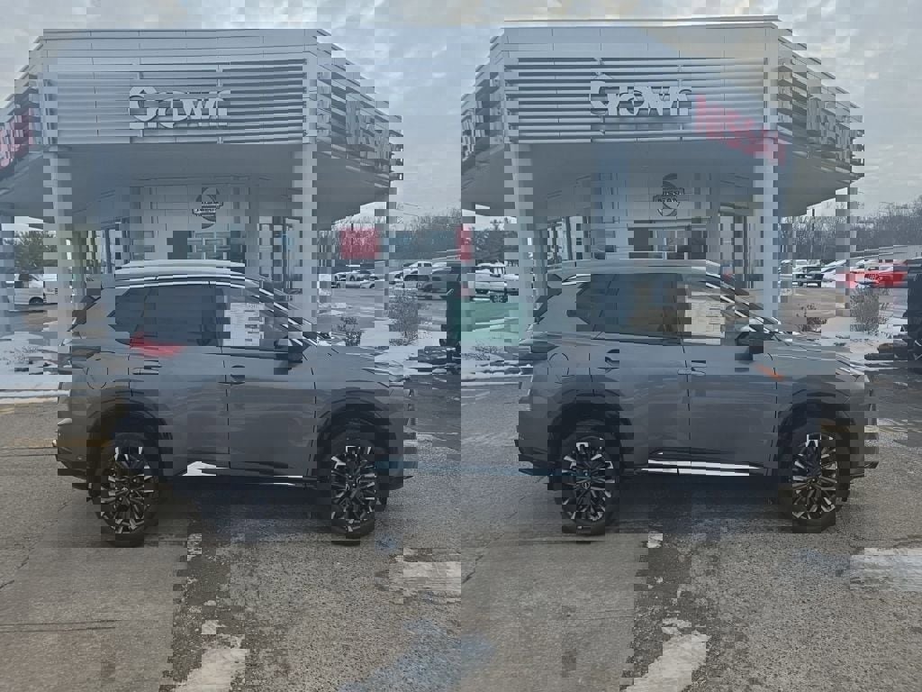 New 2026 Nissan Rogue Platinum w/ Tech Package image 2