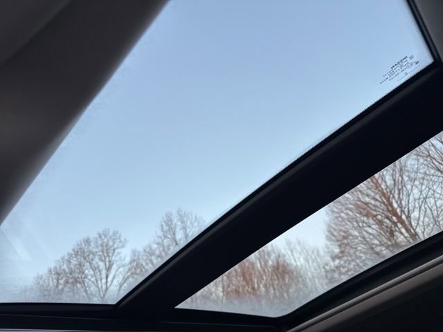 Used 2024 Nissan Rogue SV w/ SV Premium Package image 25