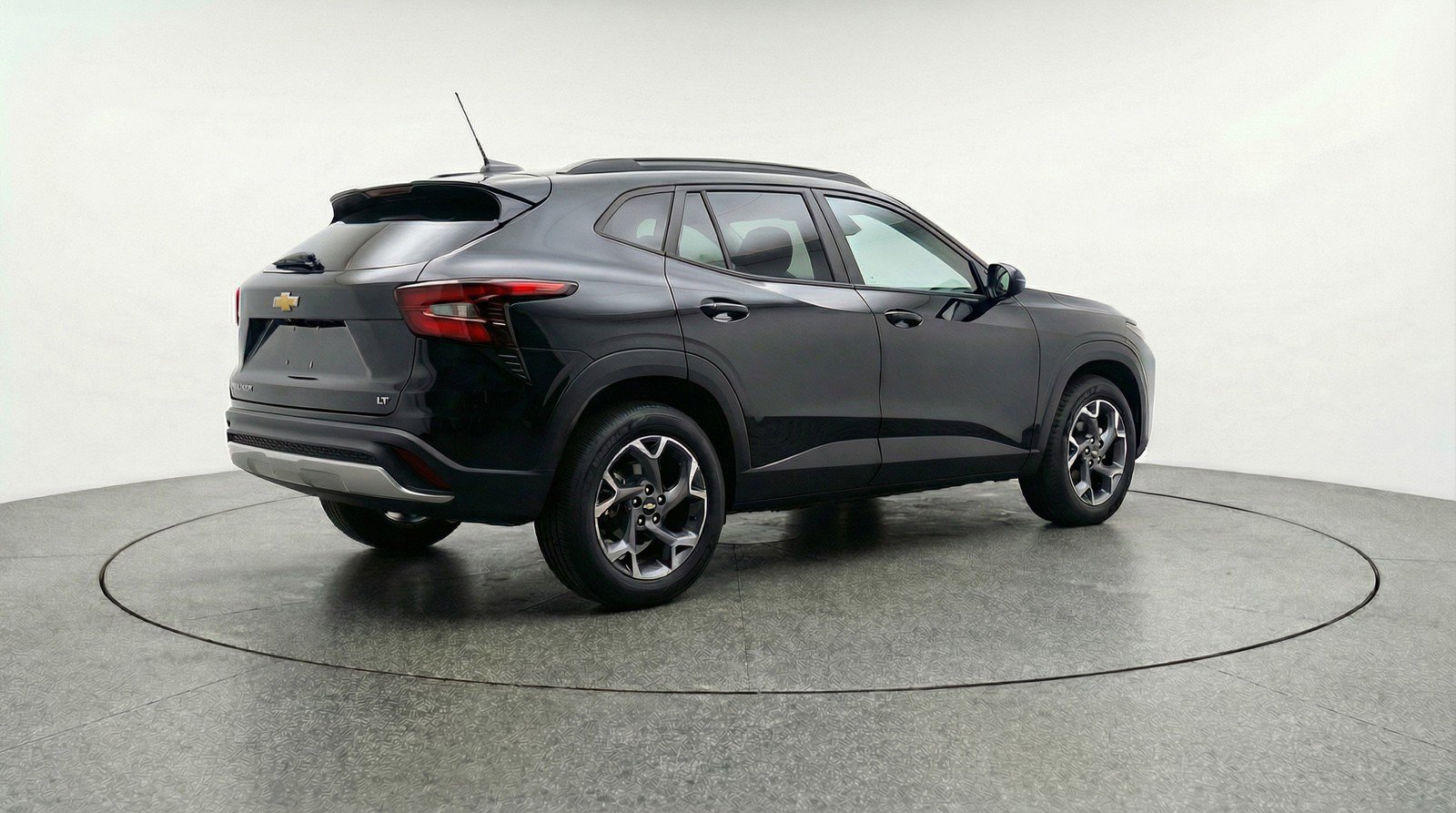 Used 2025 Chevrolet Trax LT image 9