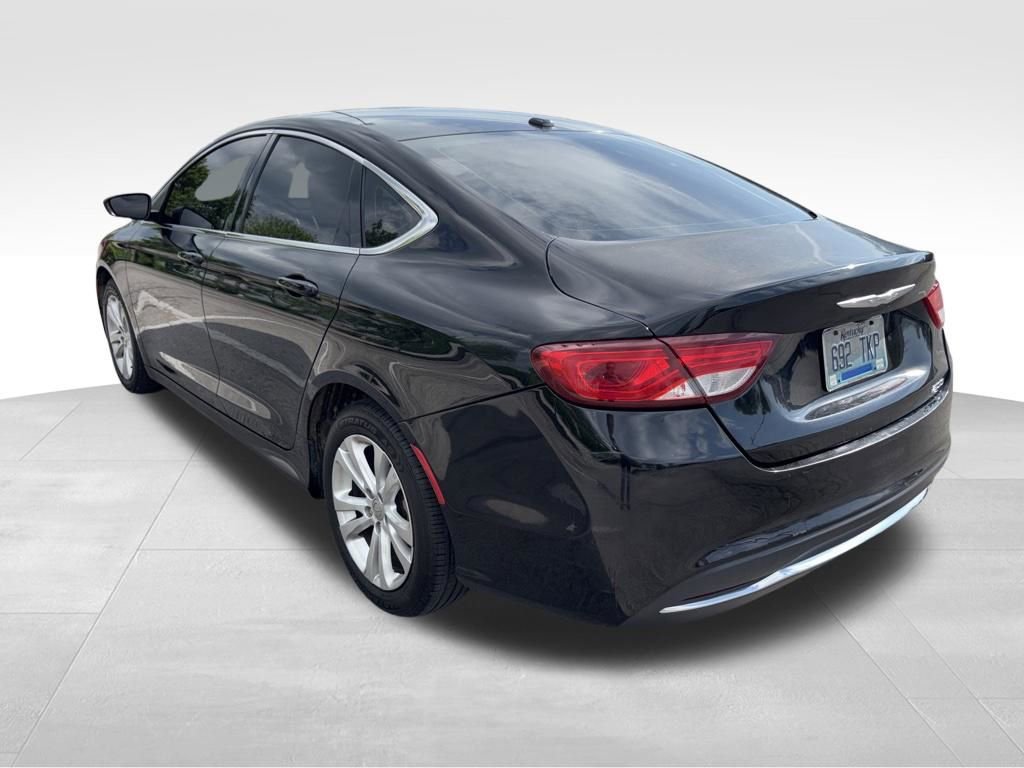 Used 2015 Chrysler 200 Limited w/ Convenience Group image 3