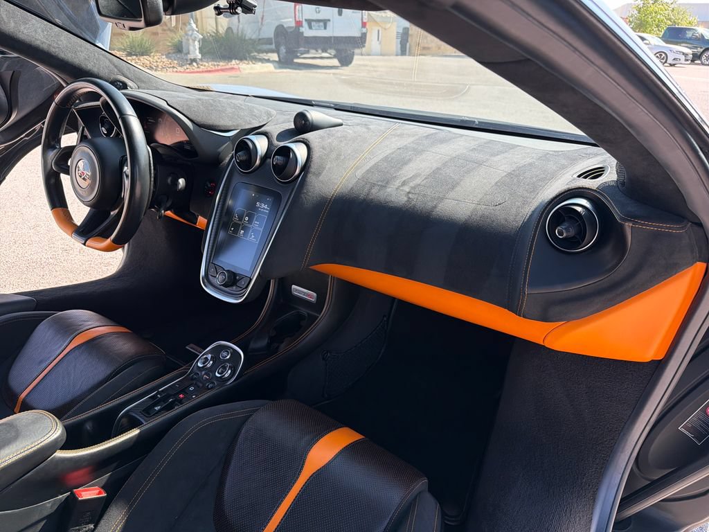 Used 2018 McLaren 570S Spider RWD image 33