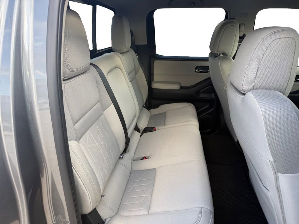 Used 2025 Nissan Frontier SV RWD image 17