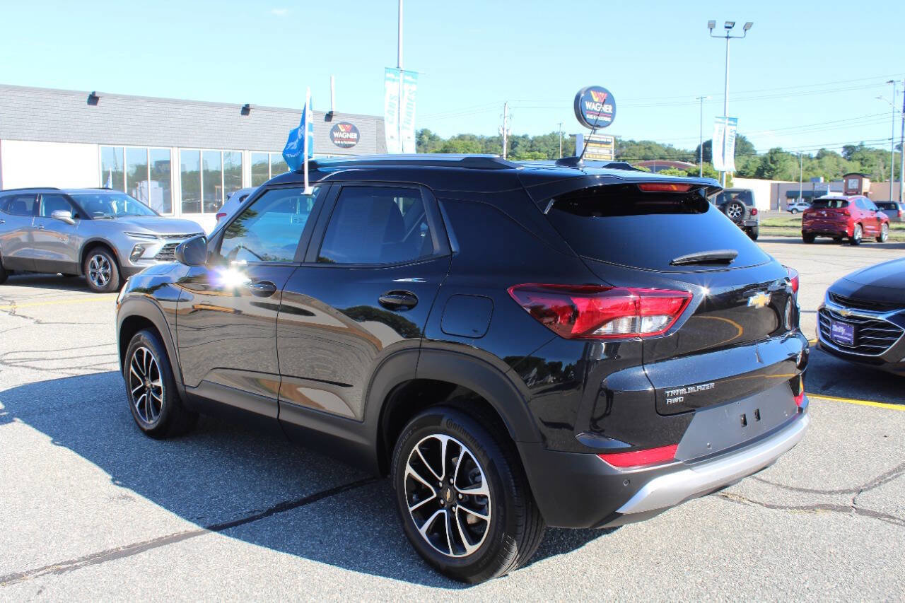 Used 2024 Chevrolet TrailBlazer LT w/ Convenience Package image 8