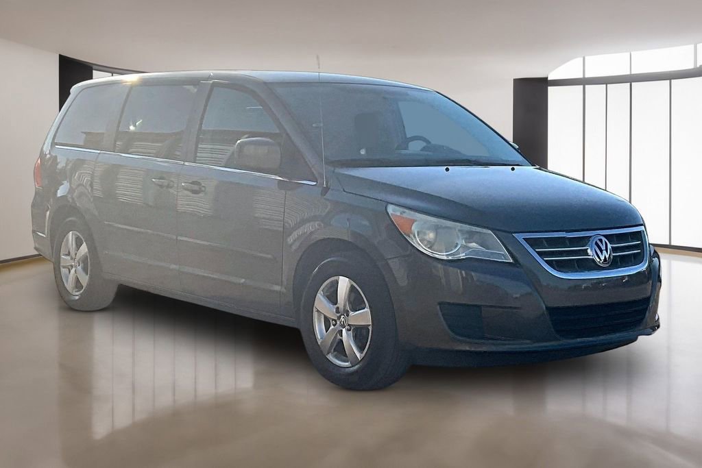 Used 2010 Volkswagen Routan SE FWD image 11