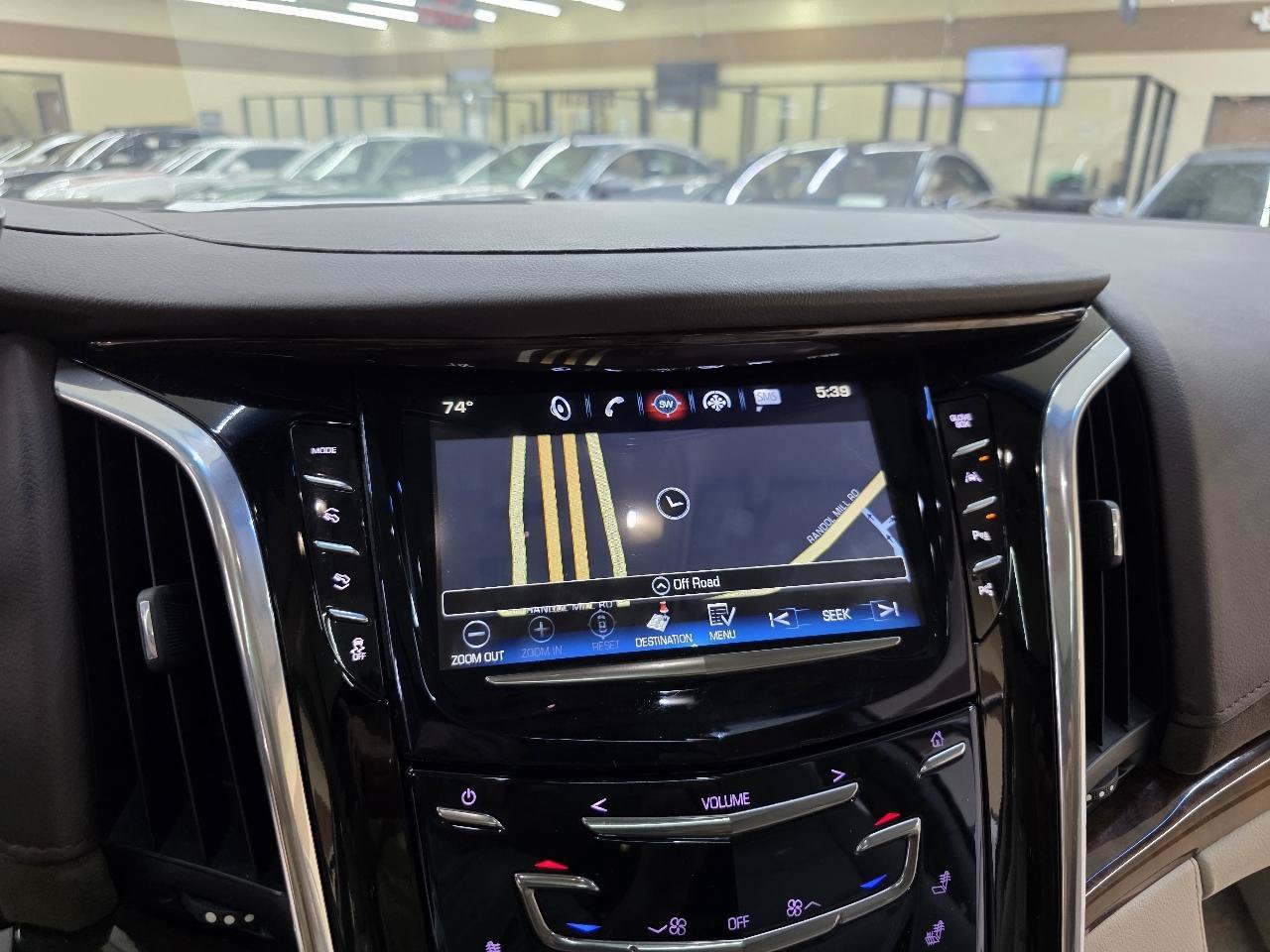 Used 2017 Cadillac Escalade Premium Luxury AWD/4WD image 34