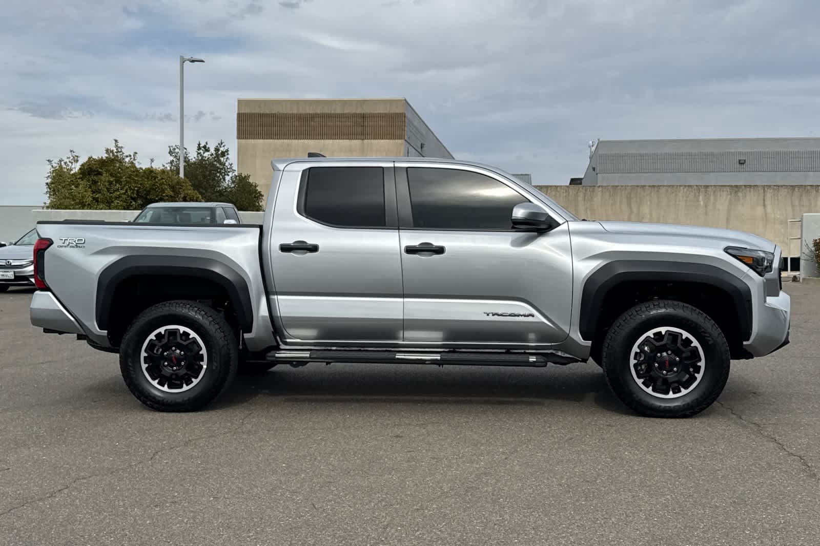 Used 2024 Toyota Tacoma TRD Off-Road w/ TRD Off Road Upgrade Package AWD/4WD image 6