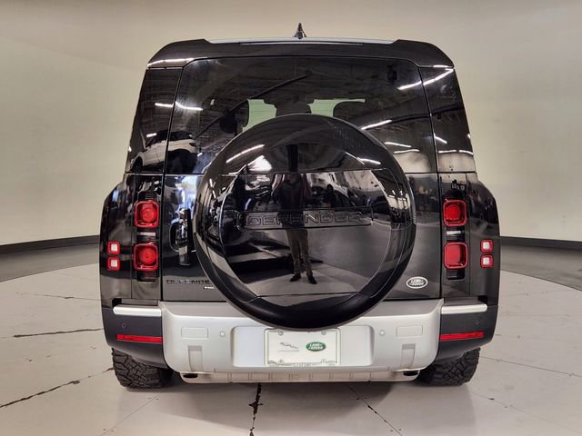 Used 2023 Land Rover Defender 130 SE image 10