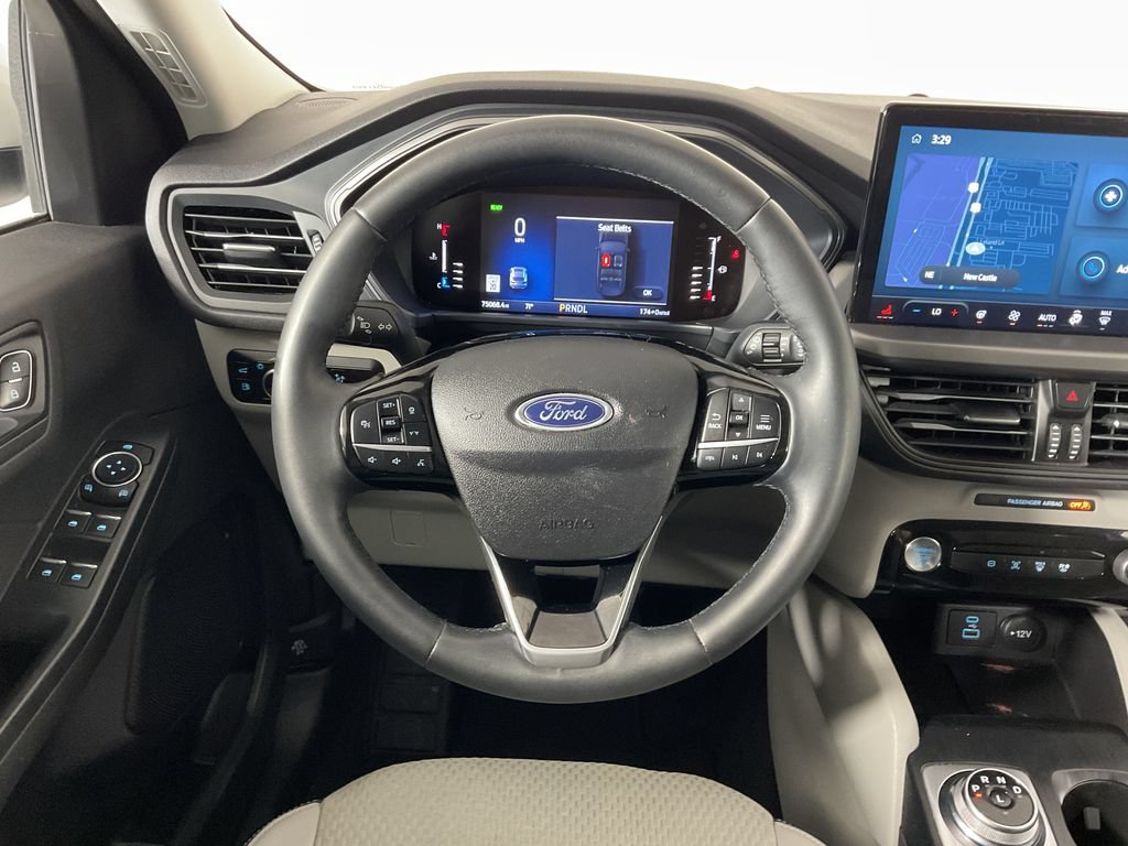 Used 2023 Ford Escape SE FWD image 12