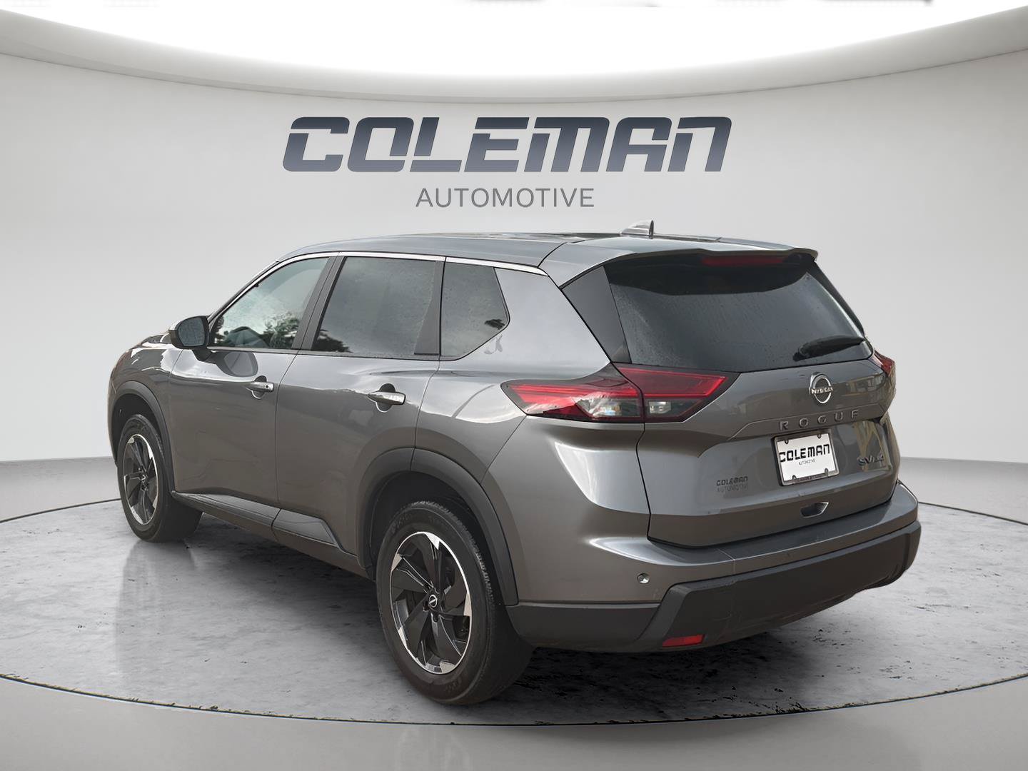 Used 2024 Nissan Rogue SV AWD/4WD image 3