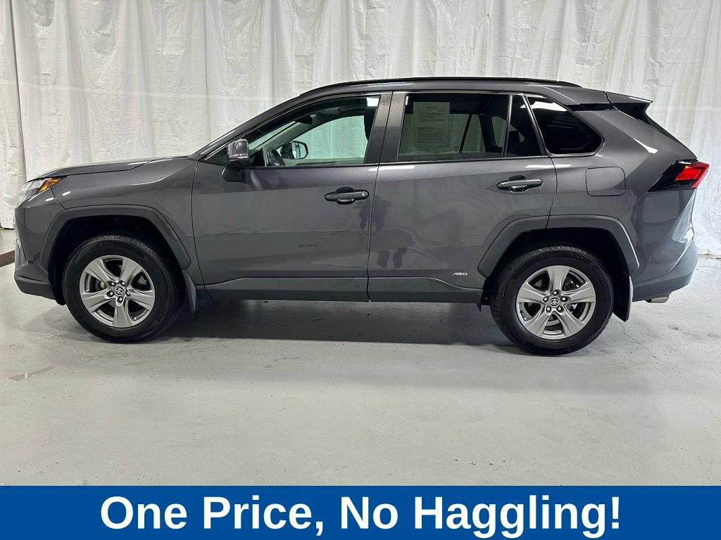 Used 2024 Toyota RAV4 XLE w/ Convenience Package AWD/4WD image 4
