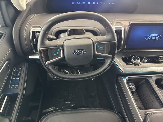 Used 2025 Ford Expedition Platinum AWD/4WD image 28