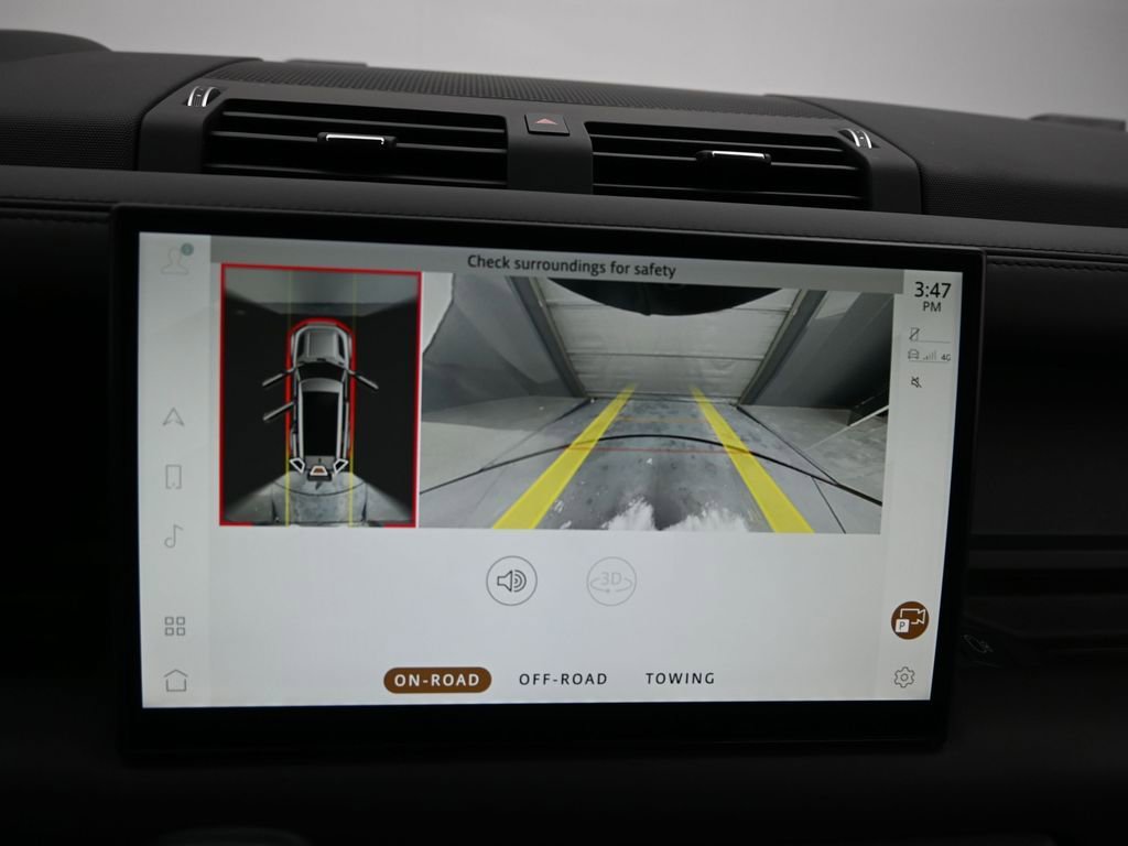 Used 2023 Land Rover Defender 130 X-Dynamic SE image 17