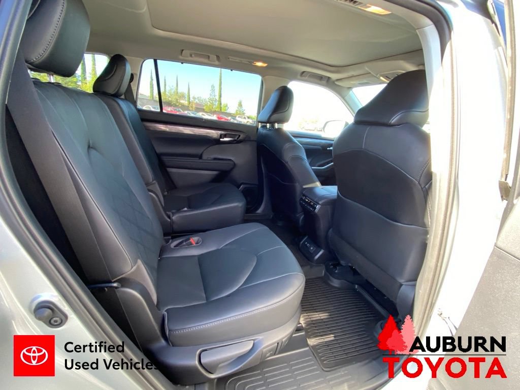 Certified 2020 Toyota Highlander Platinum AWD/4WD image 21