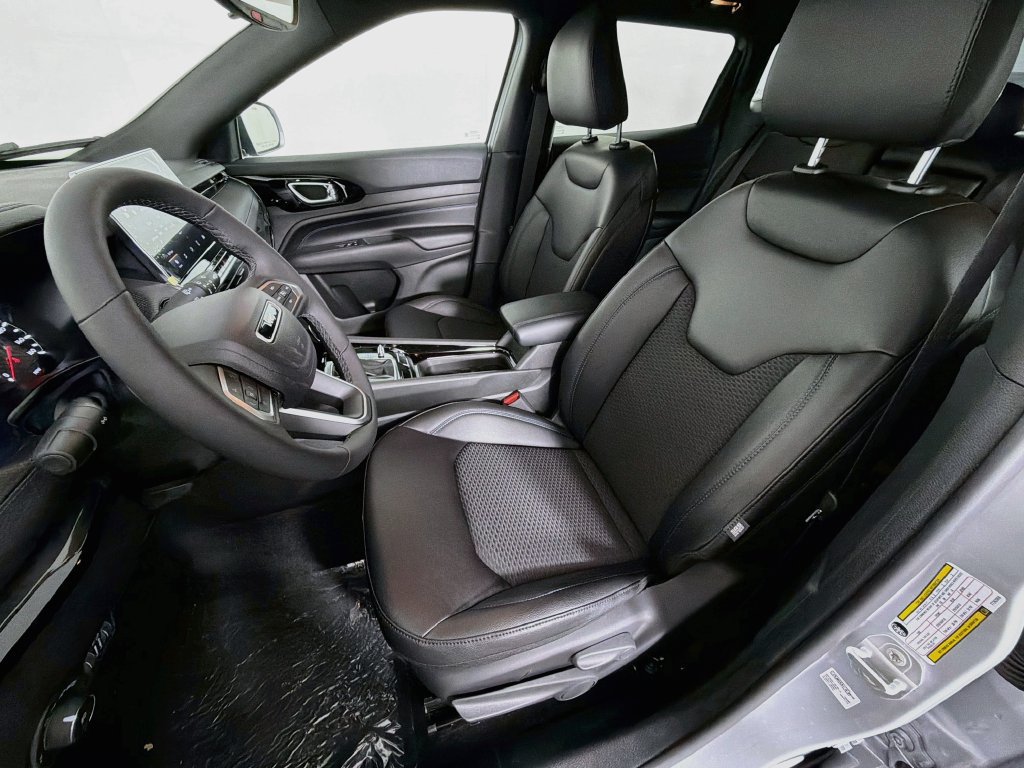 New 2026 Jeep Compass Latitude AWD/4WD image 19