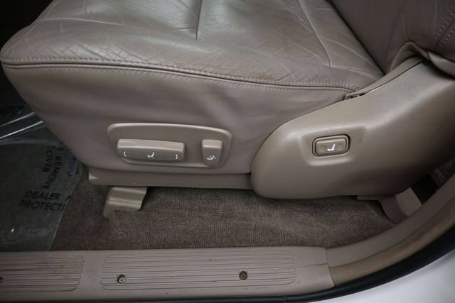 Used 2004 Toyota Tundra Limited w/ Towing Pkg RWD image 16