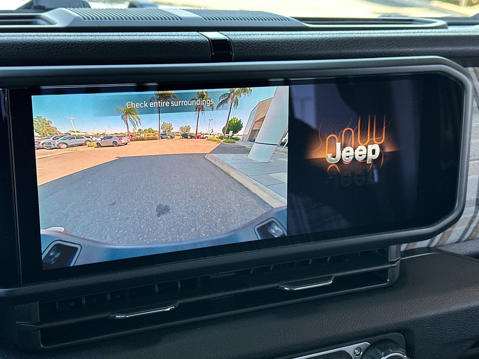 New 2026 Jeep Gladiator Sport AWD/4WD image 18