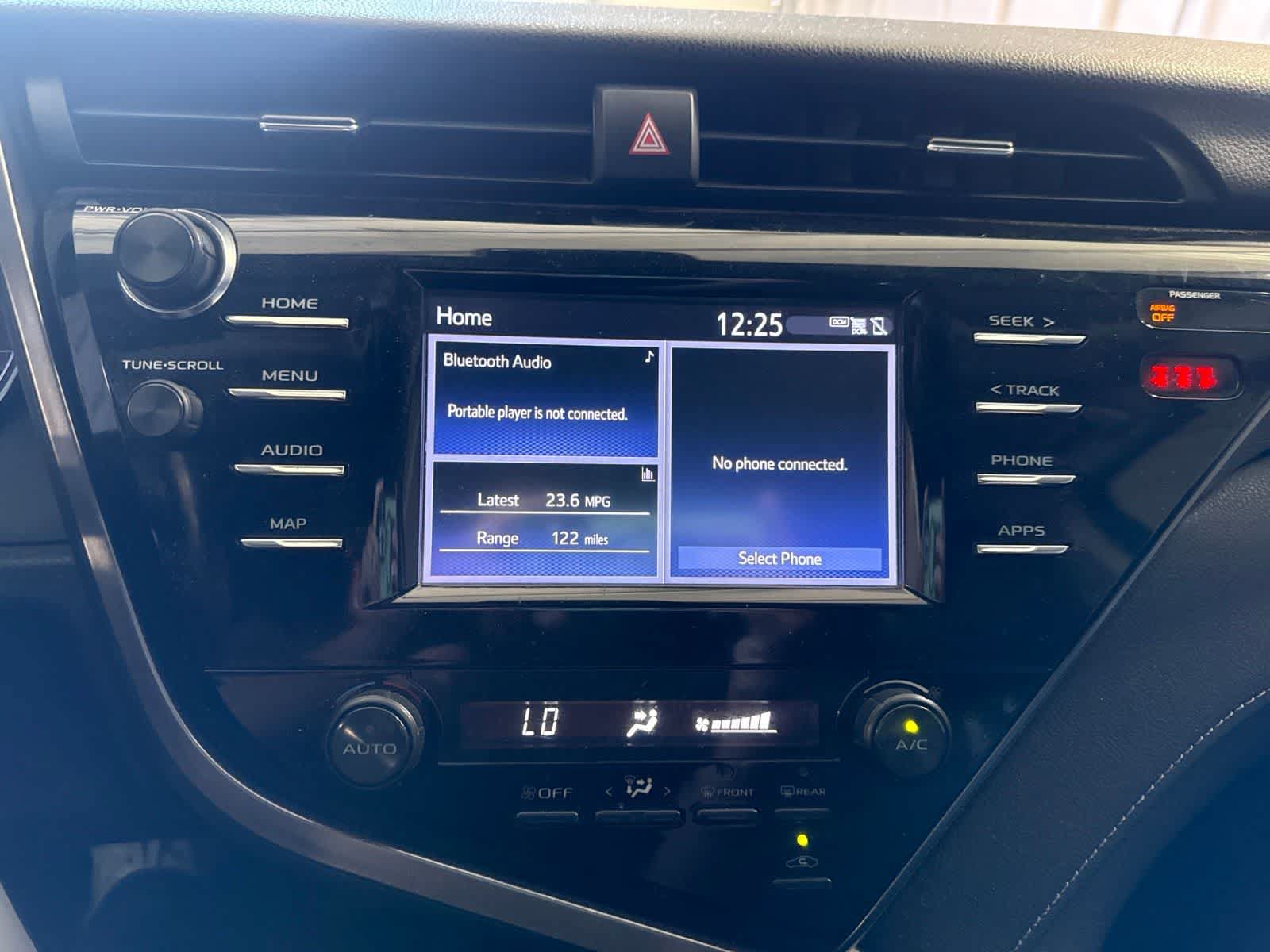 Used 2019 Toyota Camry SE w/ Carpet Mat Package FWD image 26