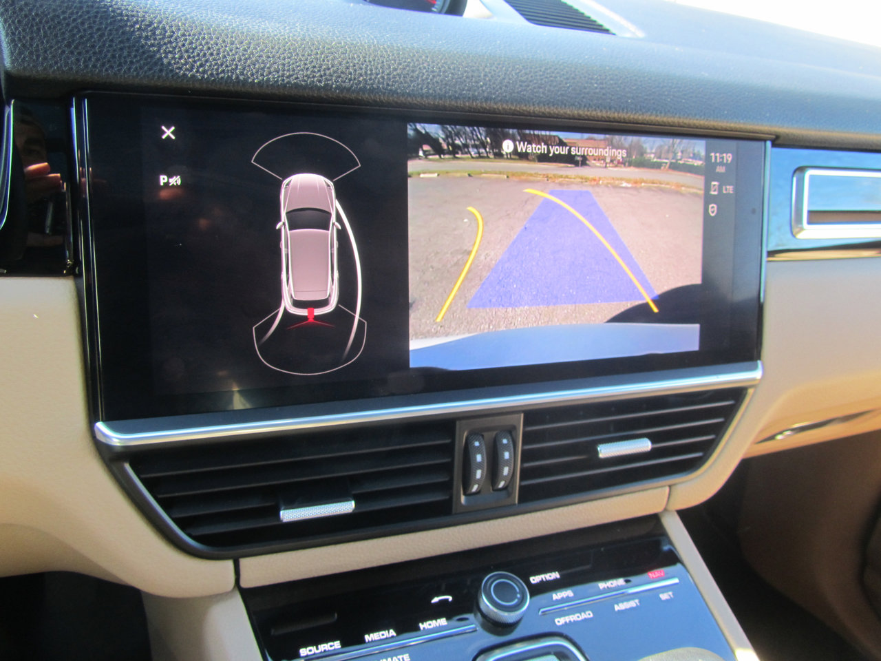 Used 2022 Porsche Cayenne Premium Package image 15