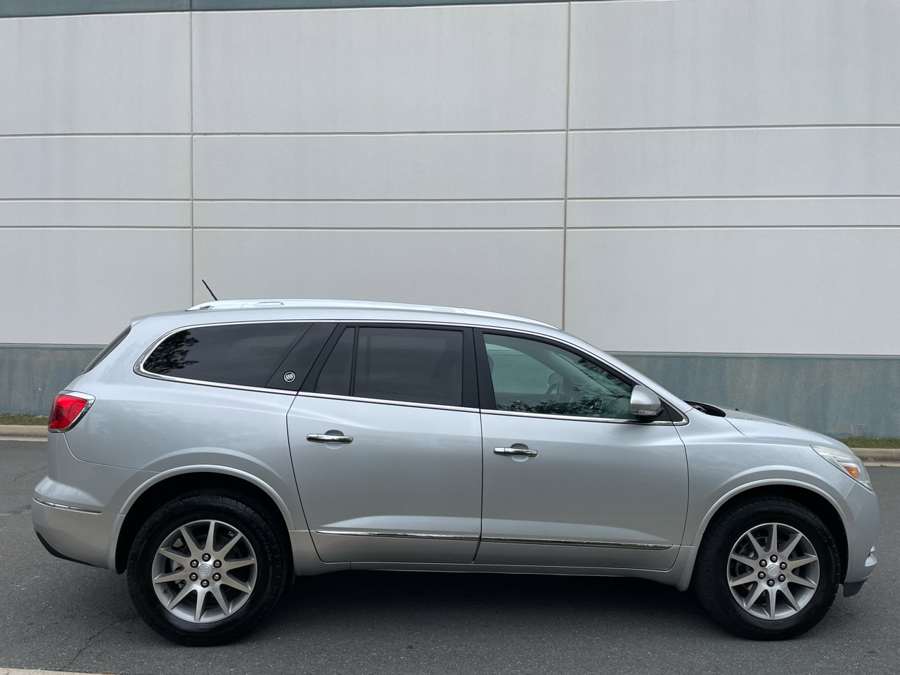 Used 2013 Buick Enclave Leather image 8