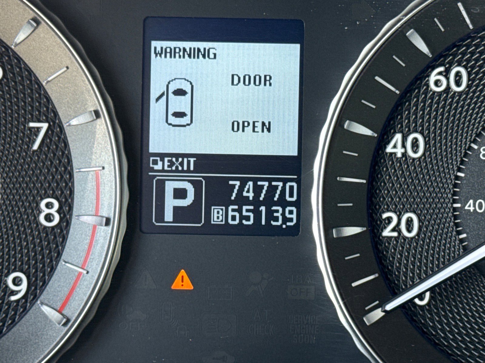 Used 2011 INFINITI M37 image 30