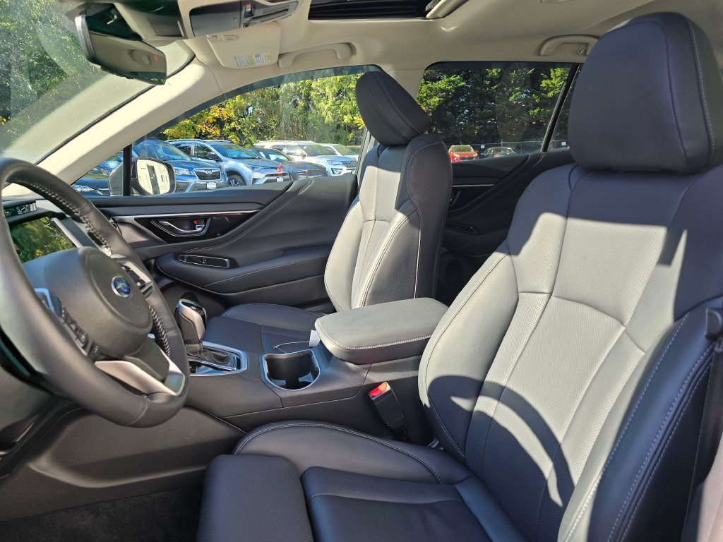 Used 2025 Subaru Outback Limited AWD/4WD image 12