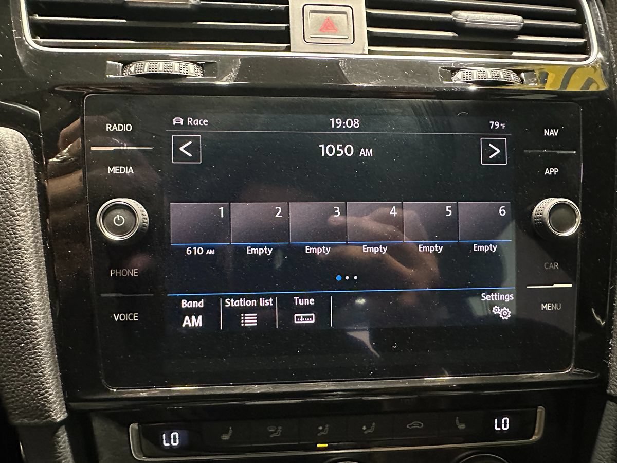 Used 2018 Volkswagen Golf 4-Door AWD/4WD image 32