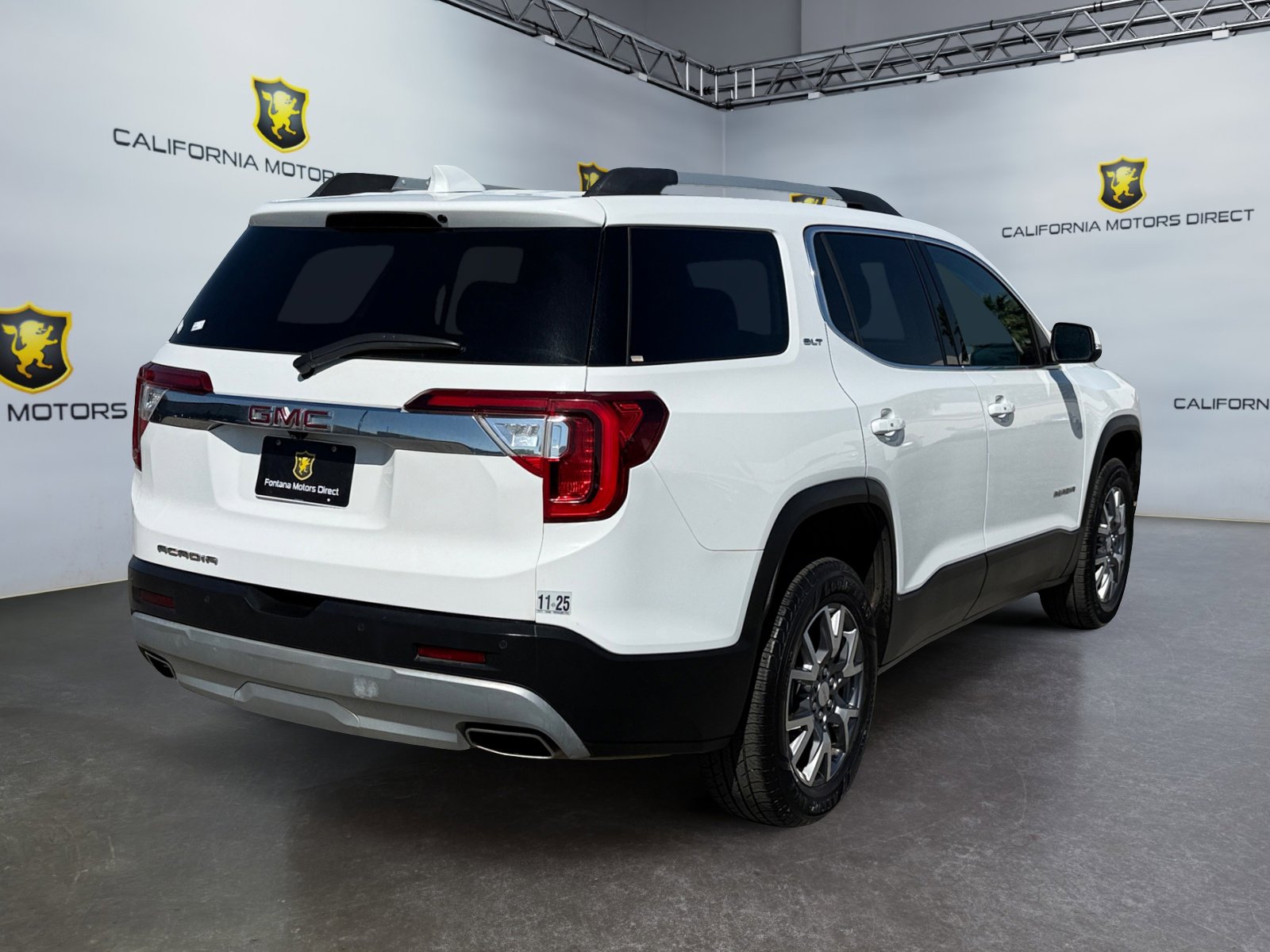 Used 2023 GMC Acadia SLT image 5