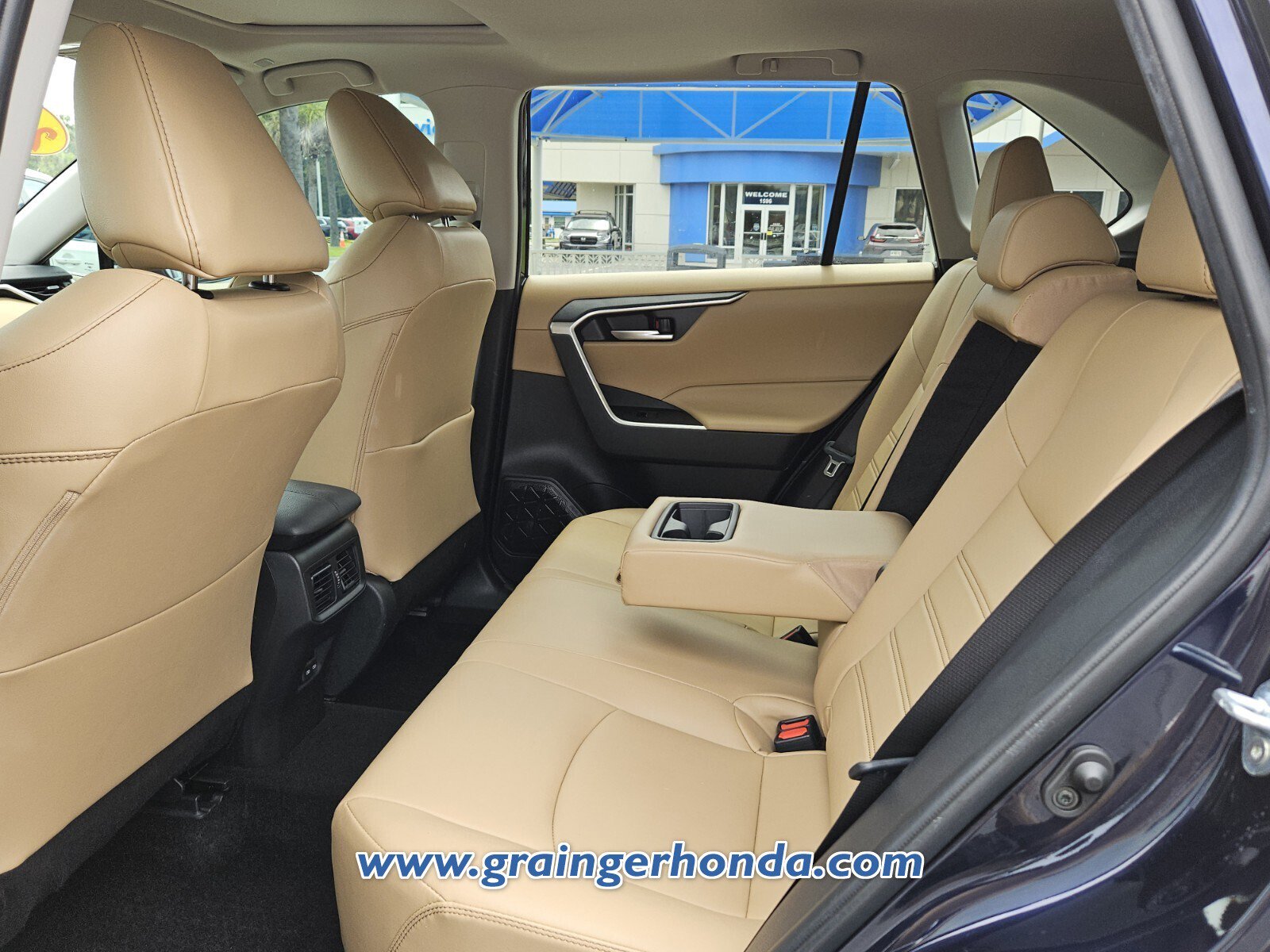 Used 2024 Toyota RAV4 XLE Premium FWD image 11