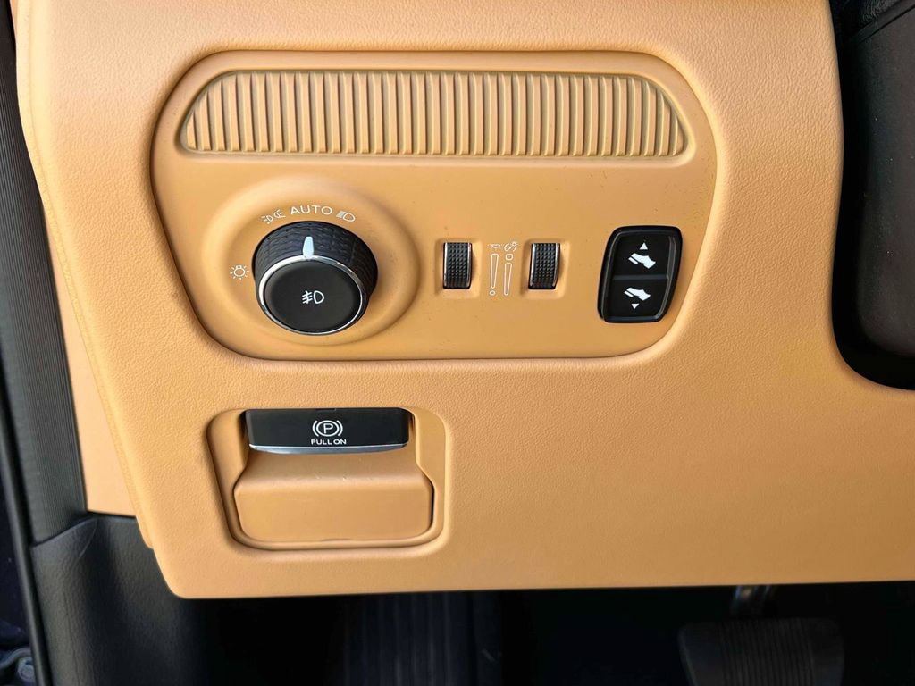 Used 2022 Jeep Grand Wagoneer Series III w/ Rear-Seat Entertainment Group AWD/4WD image 20