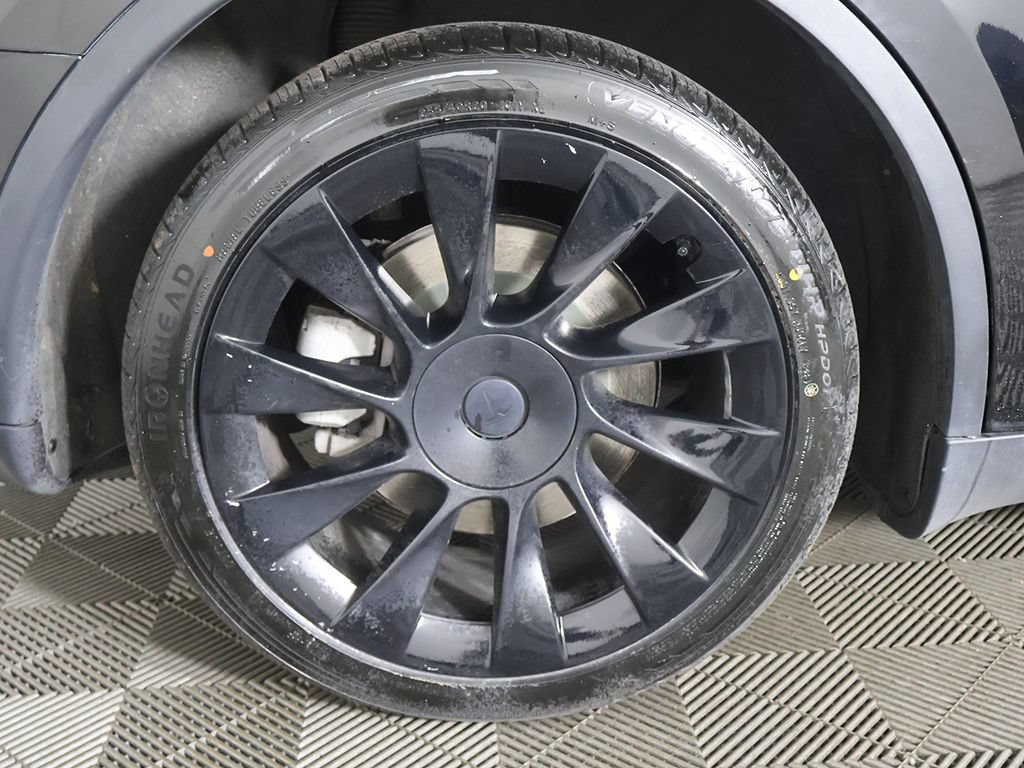 Used 2023 Tesla Model Y Long Range AWD/4WD image 22