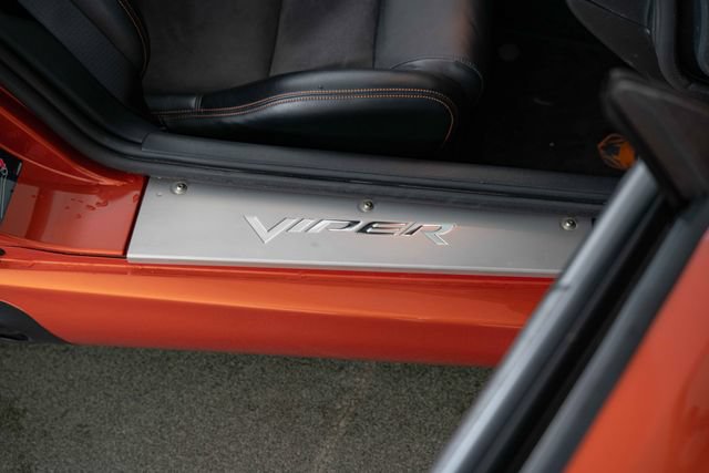 Used 2005 Dodge Viper SRT-10 w/ Copperhead Edition Group RWD image 29