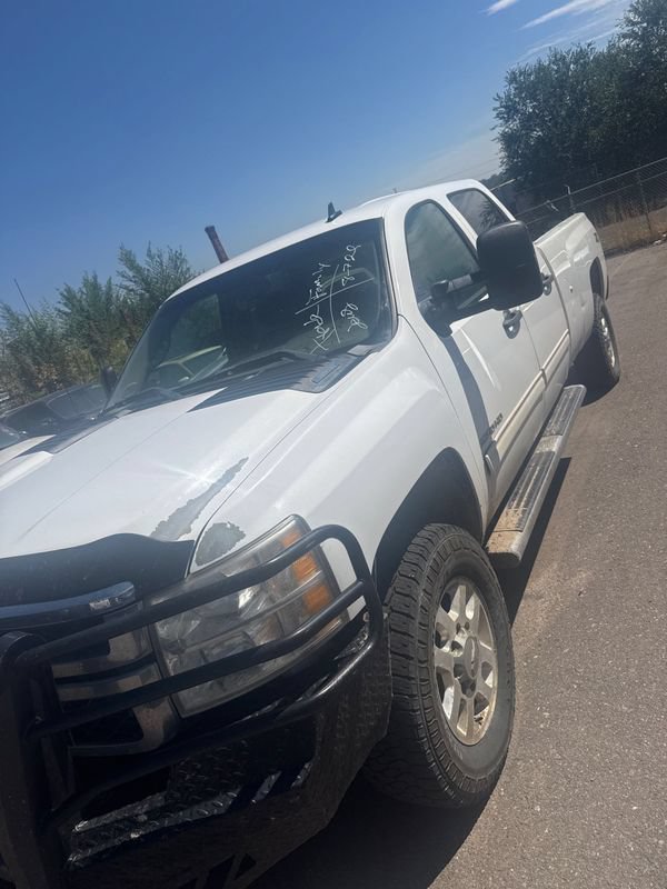Used 2012 Chevrolet Silverado 2500 LT w/ Interior Plus Package AWD/4WD image 2