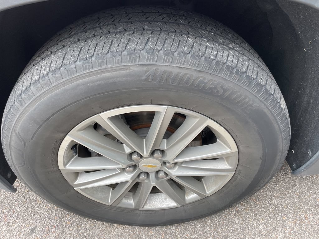 Used 2022 Chevrolet Traverse LT FWD image 12