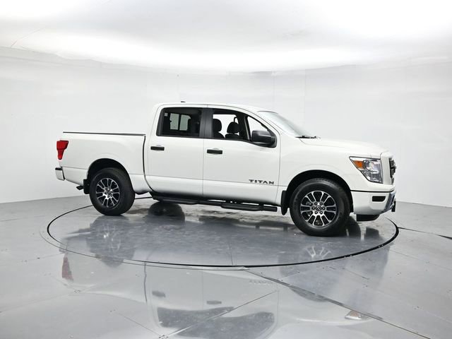 Used 2024 Nissan Titan SV w/ Accessory Utility Package image 3