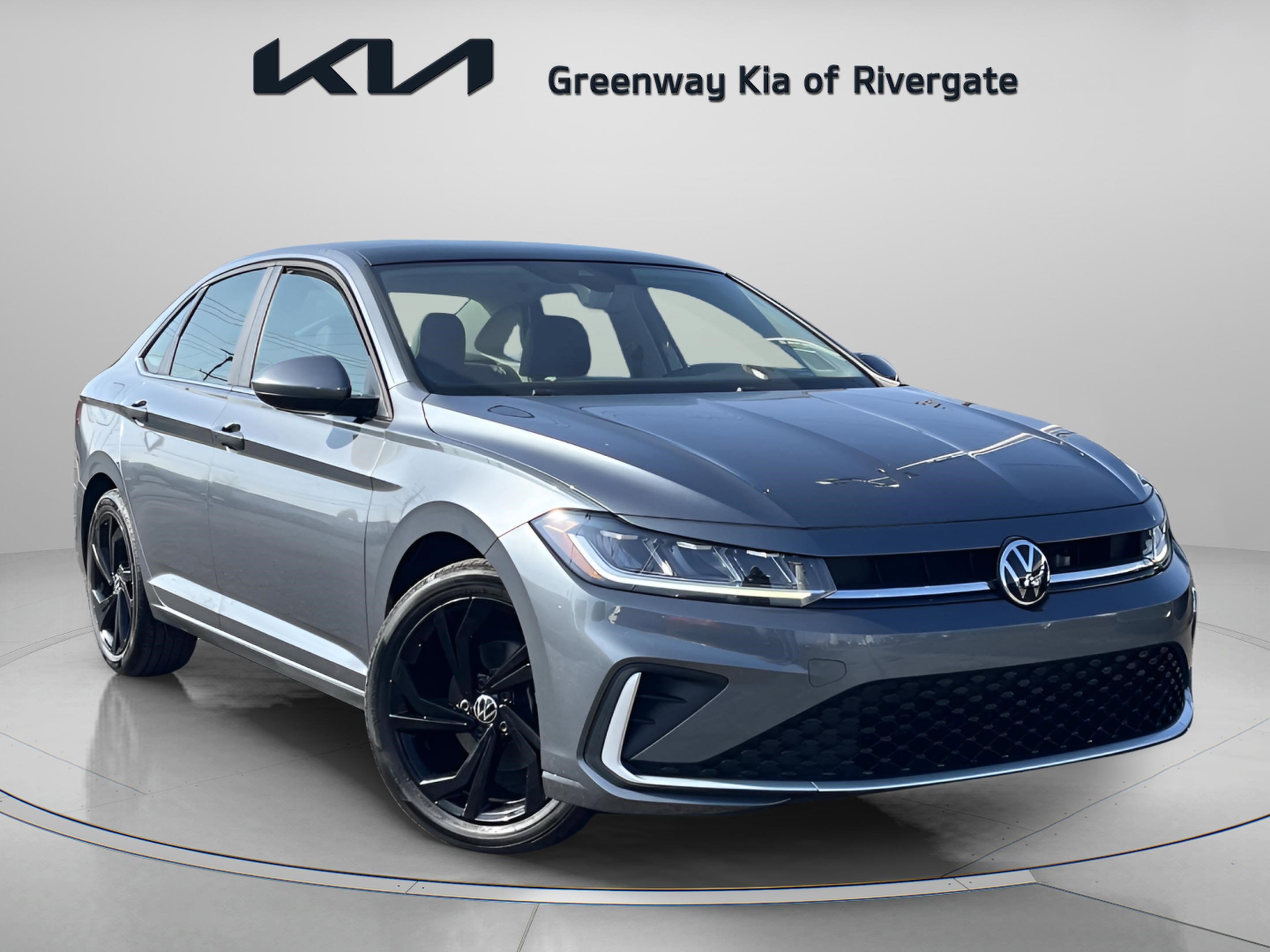 Used 2025 Volkswagen Jetta SE image 1