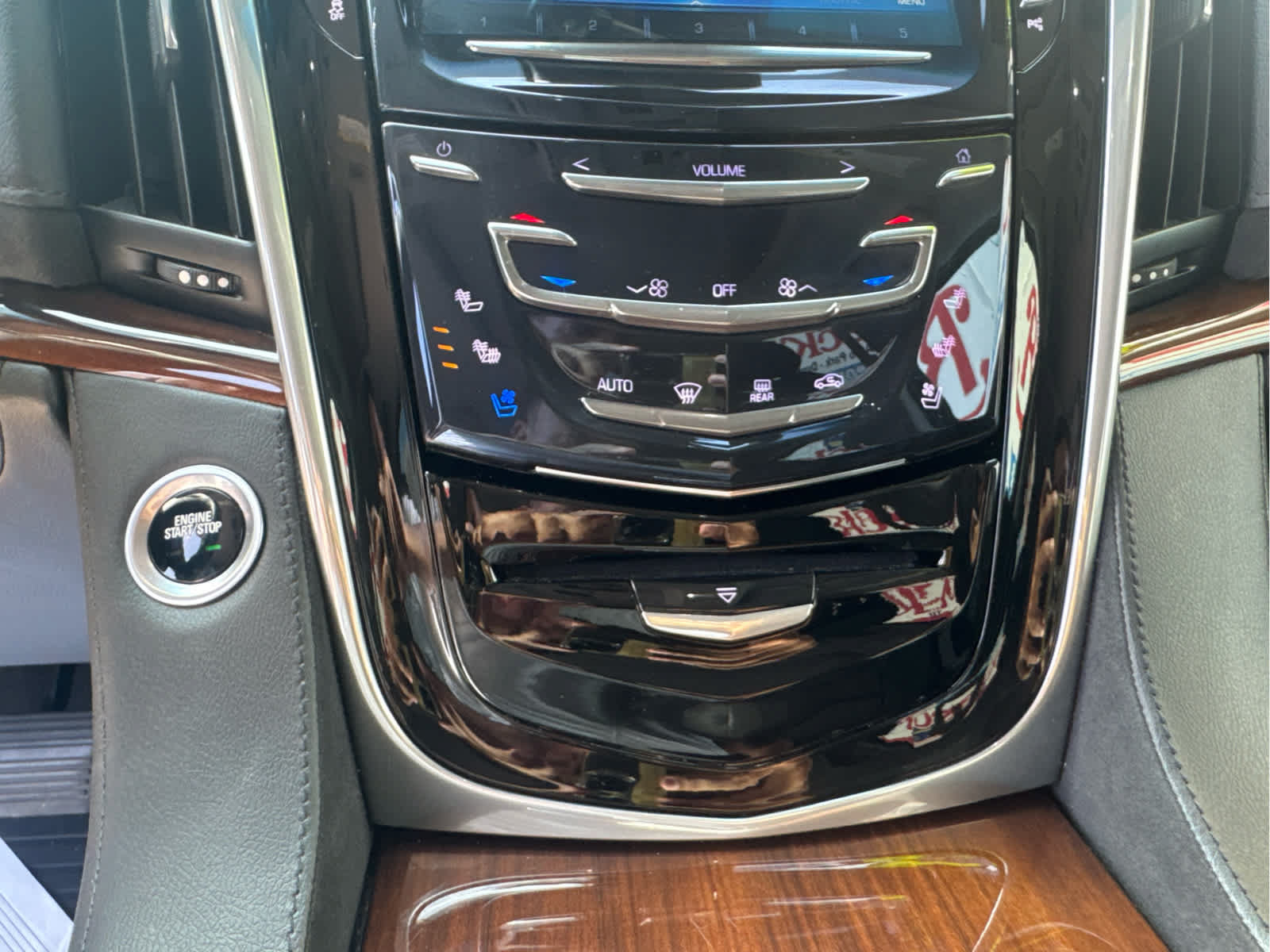 Used 2020 Cadillac Escalade Luxury RWD image 26