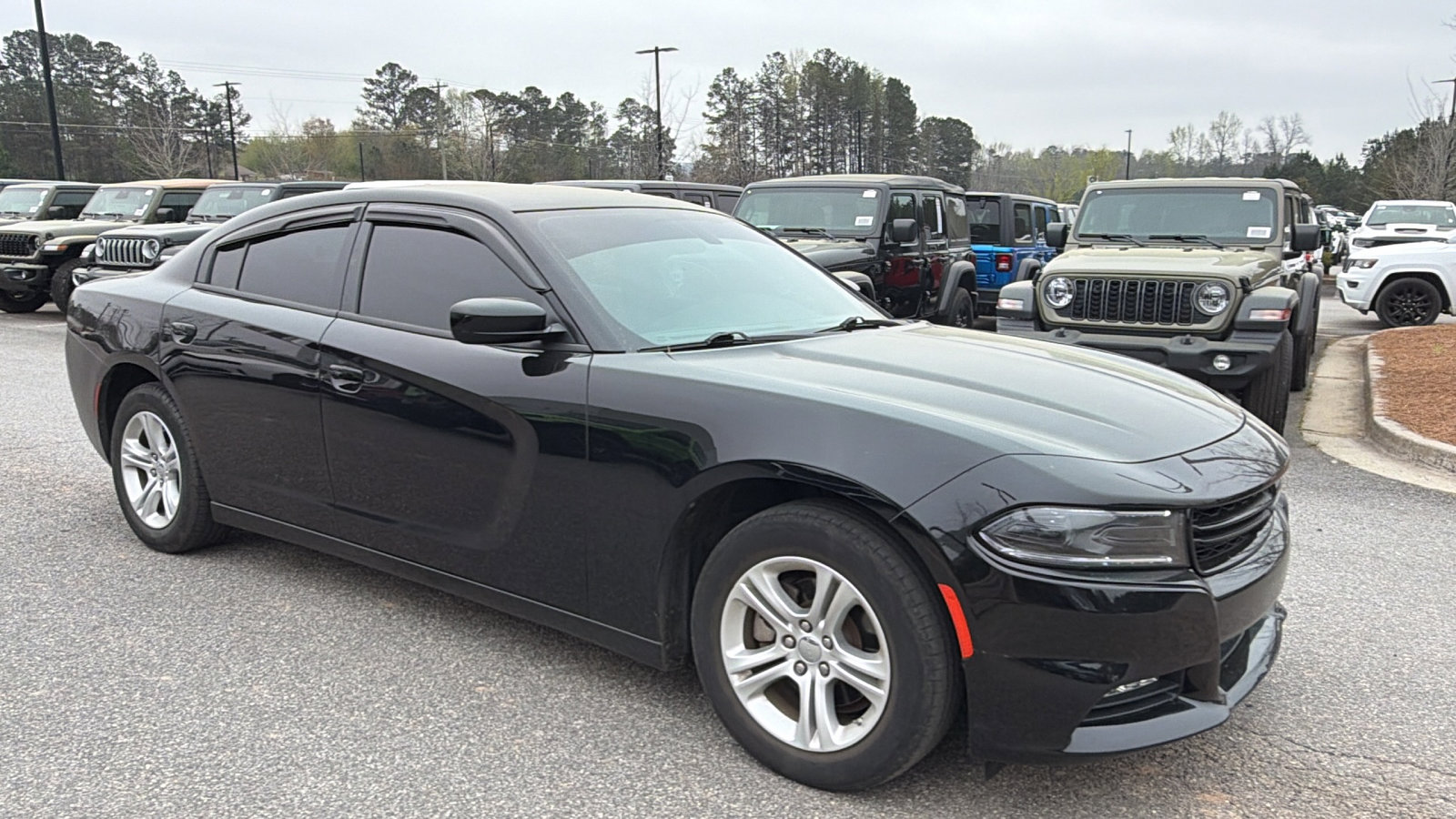 Used 2022 Dodge Charger SXT w/ Driver Convenience Group image 5