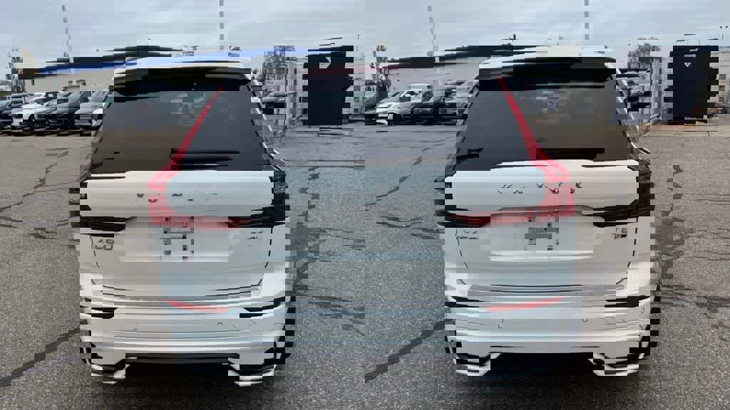 Used 2025 Volvo XC60 T8 Ultra w/ Protection Package Premier AWD/4WD image 6