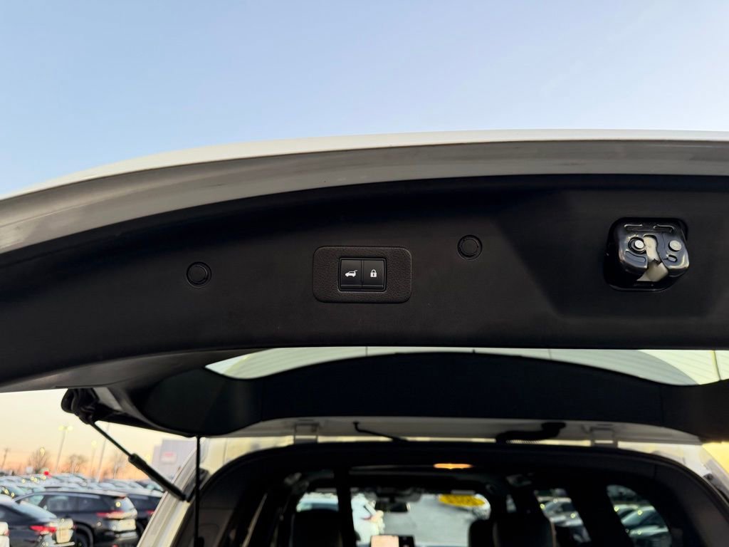 Used 2022 Nissan Armada SL w/ Midnight Edition Package image 45