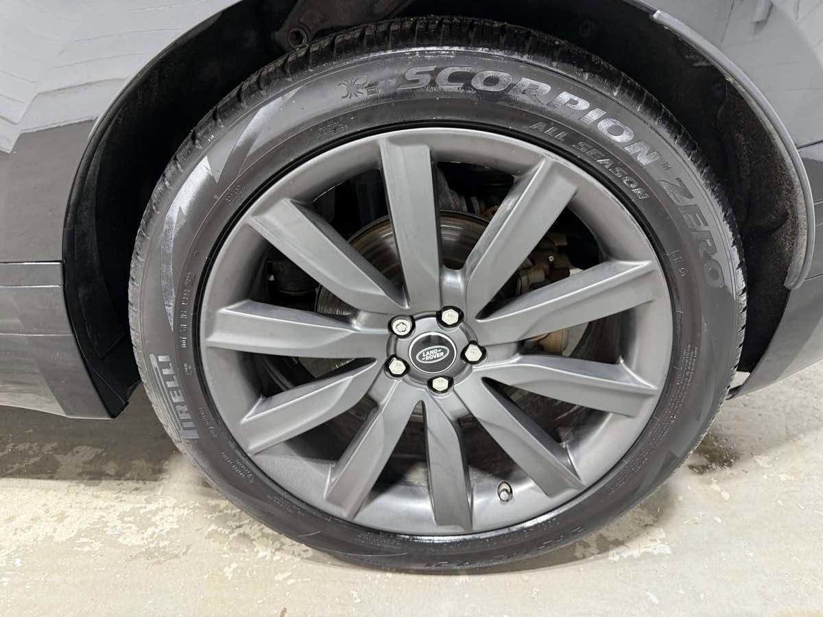 Used 2019 Land Rover Range Rover Velar R-Dynamic HSE image 7