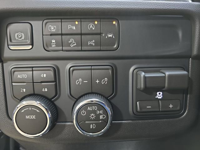 New 2026 Chevrolet Tahoe Premier w/ Sun And Tow Package image 28