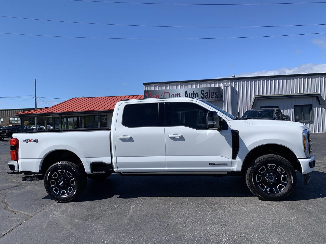 Used 2025 Ford F250 Platinum AWD/4WD image 1