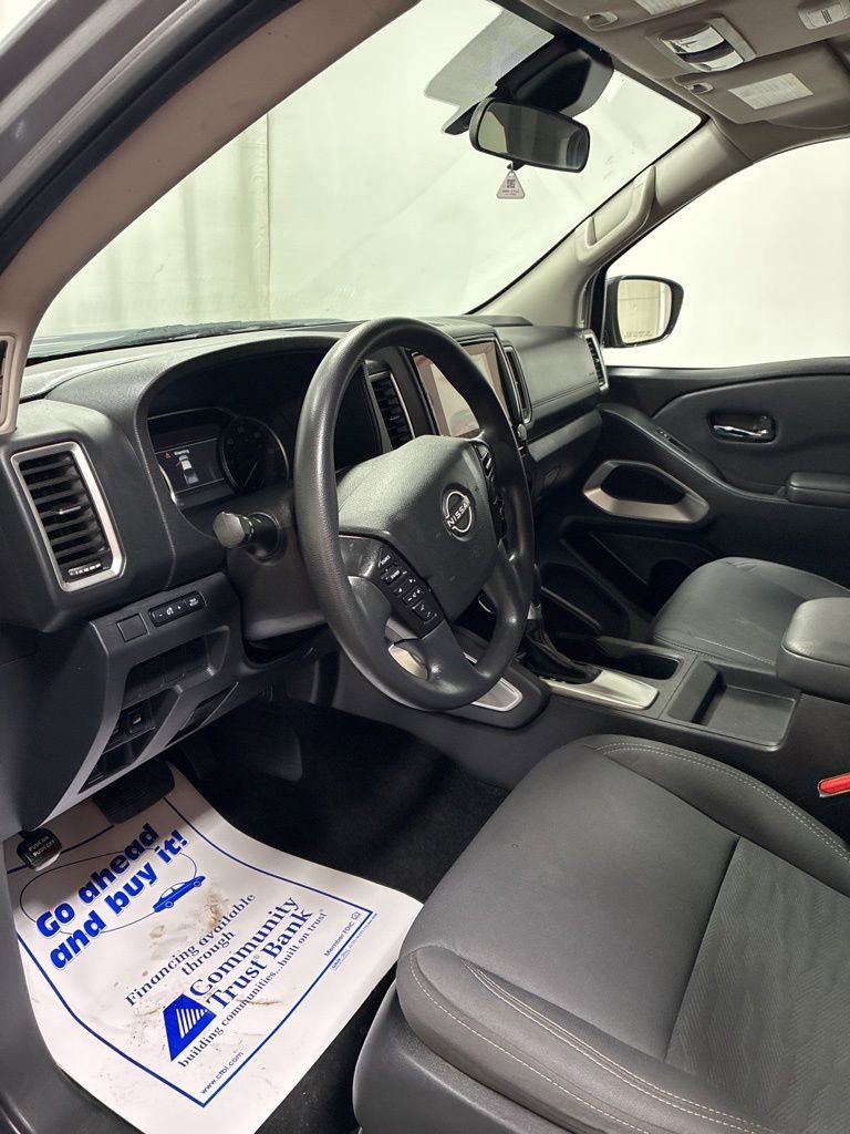 Used 2023 Nissan Frontier SV image 11