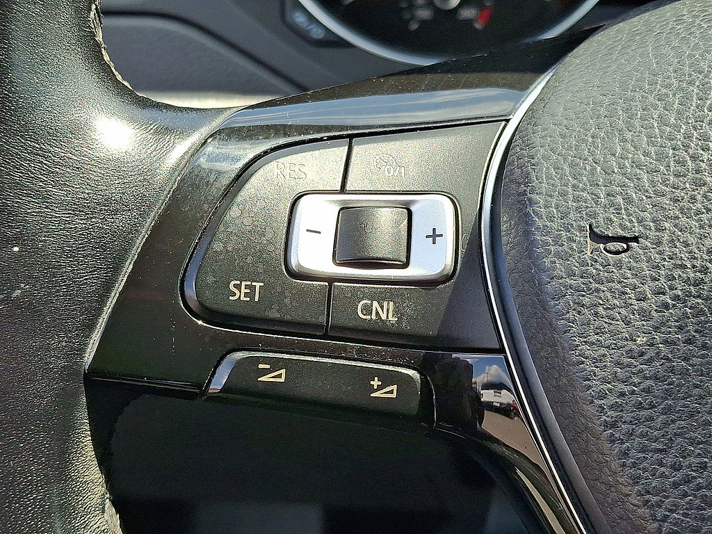 Used 2017 Volkswagen Jetta SE FWD image 23