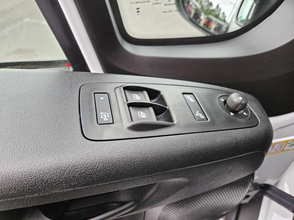 Used 2025 RAM ProMaster 2500 w/ Convenience Group FWD image 18