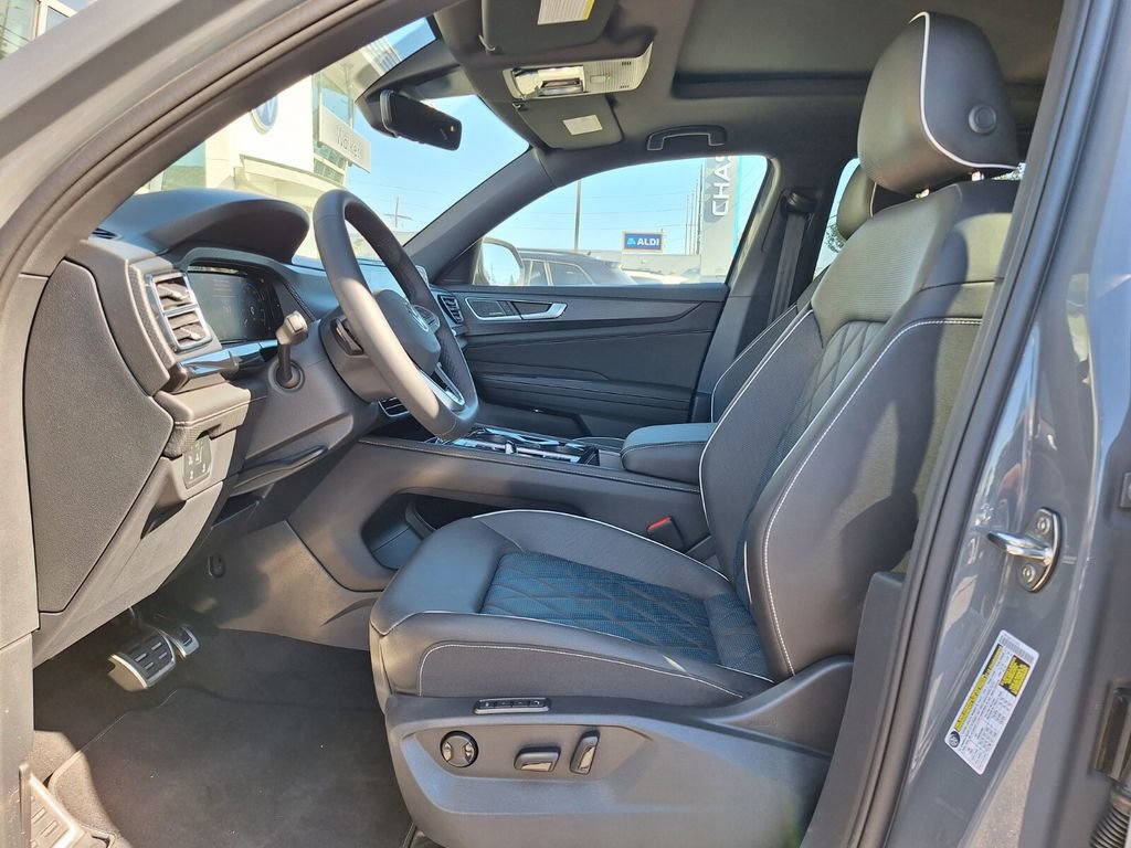 New 2026 Volkswagen Atlas Cross Sport SEL Premium R-Line image 11